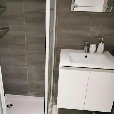 Joliette European Hospital Apartment *